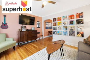Retro 1BR for 4 with King Bed near Zoo and Liberty Bowl